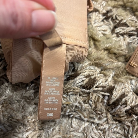 Skims 38D Ultra Mesh Tan Underwire Bra - Picture 6 of 6
